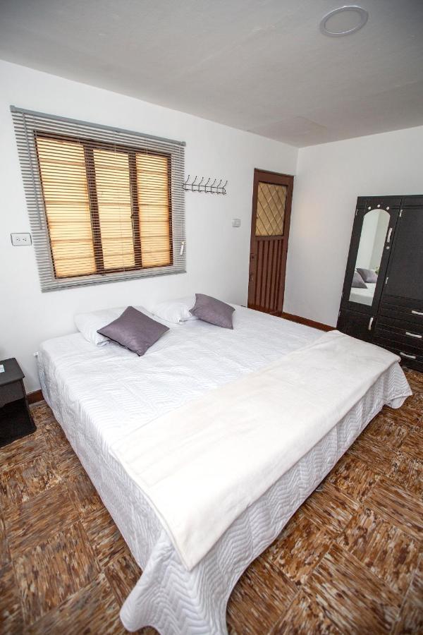 Komodo Alojamiento- Hostal Autoservicio - Ubicado Muy Cerca Al Centro Historico -Habitaciones Con Bano Privado, Wifi , Cama 2X2 Popayan Exterior foto