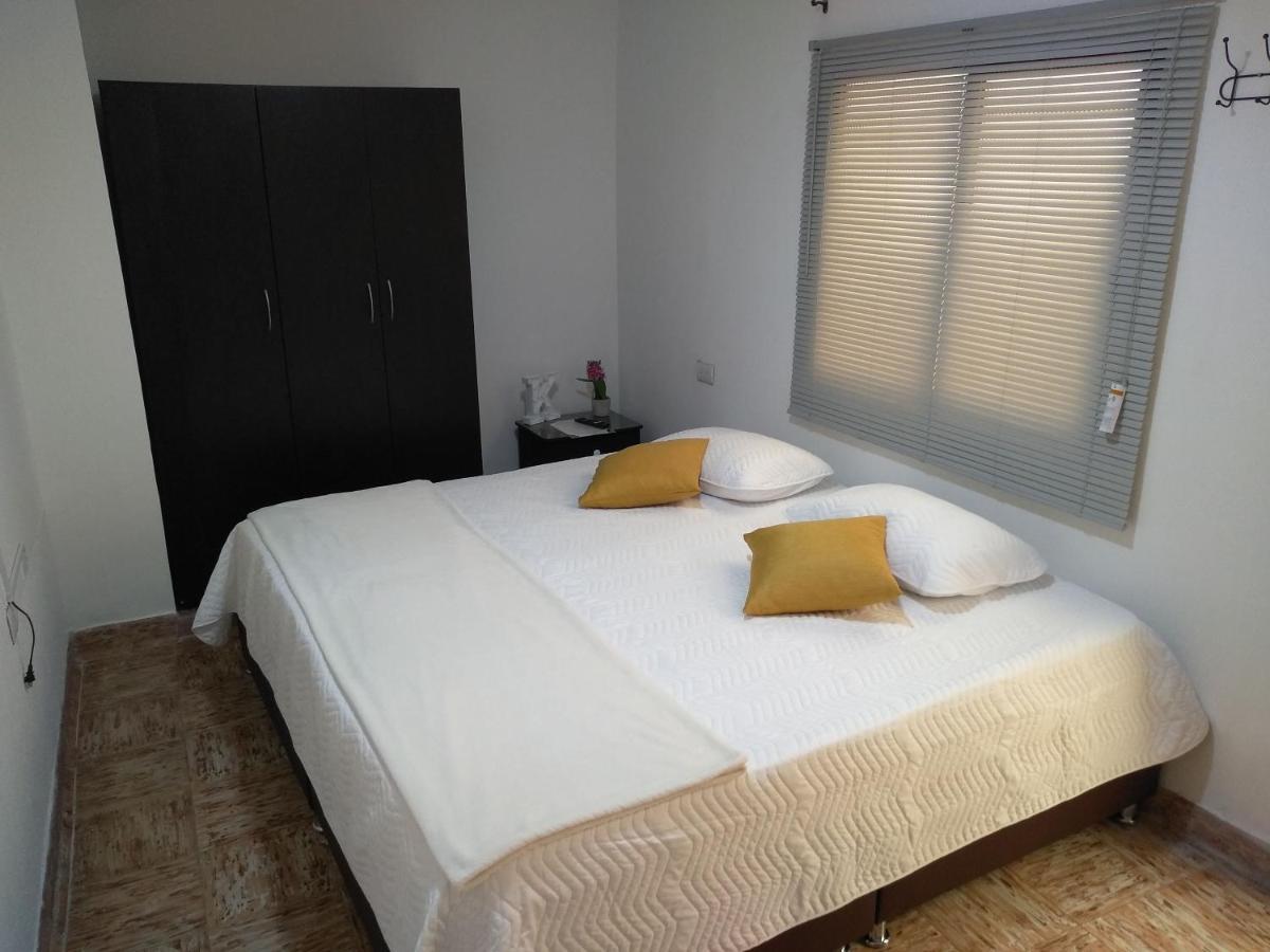 Komodo Alojamiento- Hostal Autoservicio, Ubicado Cerca Al Centro Historico - Bano Privado, Wifi , Cama 2X2 Y Agua Caliente Y Cocina Compartida Popayan Exterior foto
