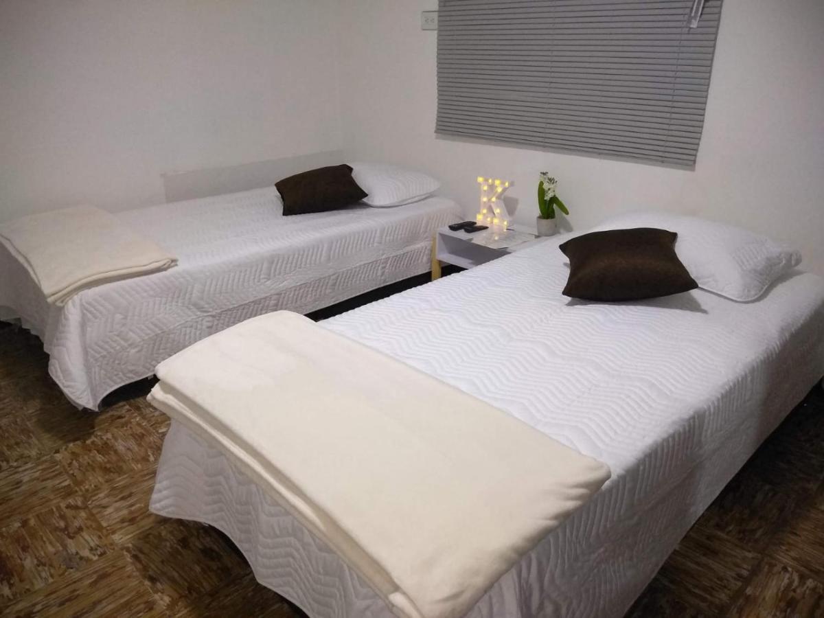 Komodo Alojamiento- Hostal Autoservicio, Ubicado Cerca Al Centro Historico - Bano Privado, Wifi , Cama 2X2 Y Agua Caliente Y Cocina Compartida Popayan Exterior foto