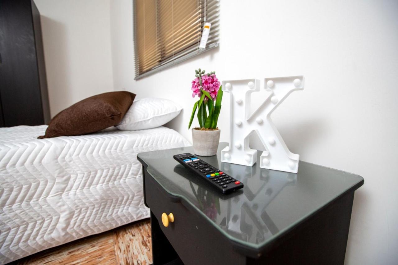 Komodo Alojamiento- Hostal Autoservicio, Ubicado Cerca Al Centro Historico - Bano Privado, Wifi , Cama 2X2 Y Agua Caliente Y Cocina Compartida Popayan Exterior foto