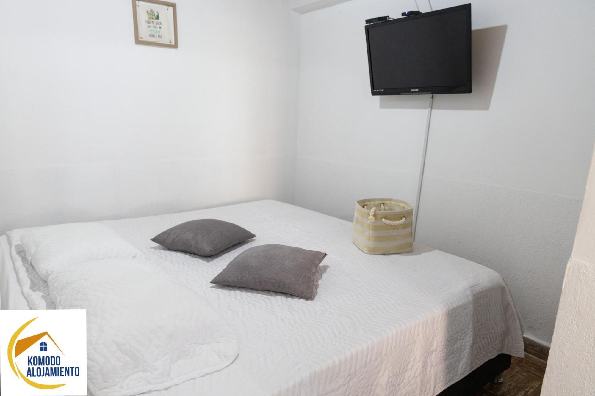 Komodo Alojamiento- Hostal Autoservicio, Ubicado Cerca Al Centro Historico - Bano Privado, Wifi , Cama 2X2 Y Agua Caliente Y Cocina Compartida Popayan Exterior foto