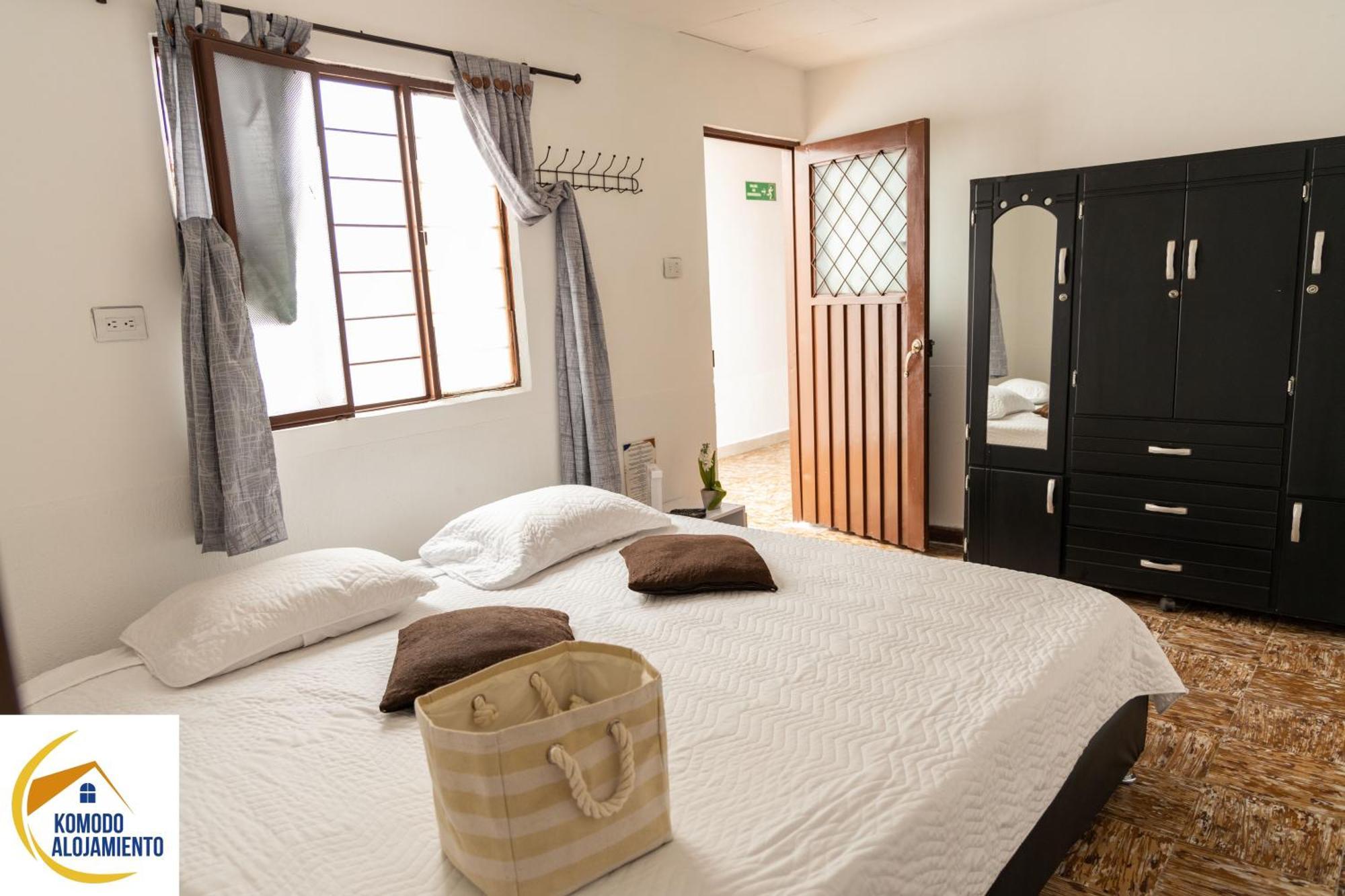 Komodo Alojamiento- Hostal Autoservicio, Ubicado Cerca Al Centro Historico - Bano Privado, Wifi , Cama 2X2 Y Agua Caliente Y Cocina Compartida Popayan Exterior foto