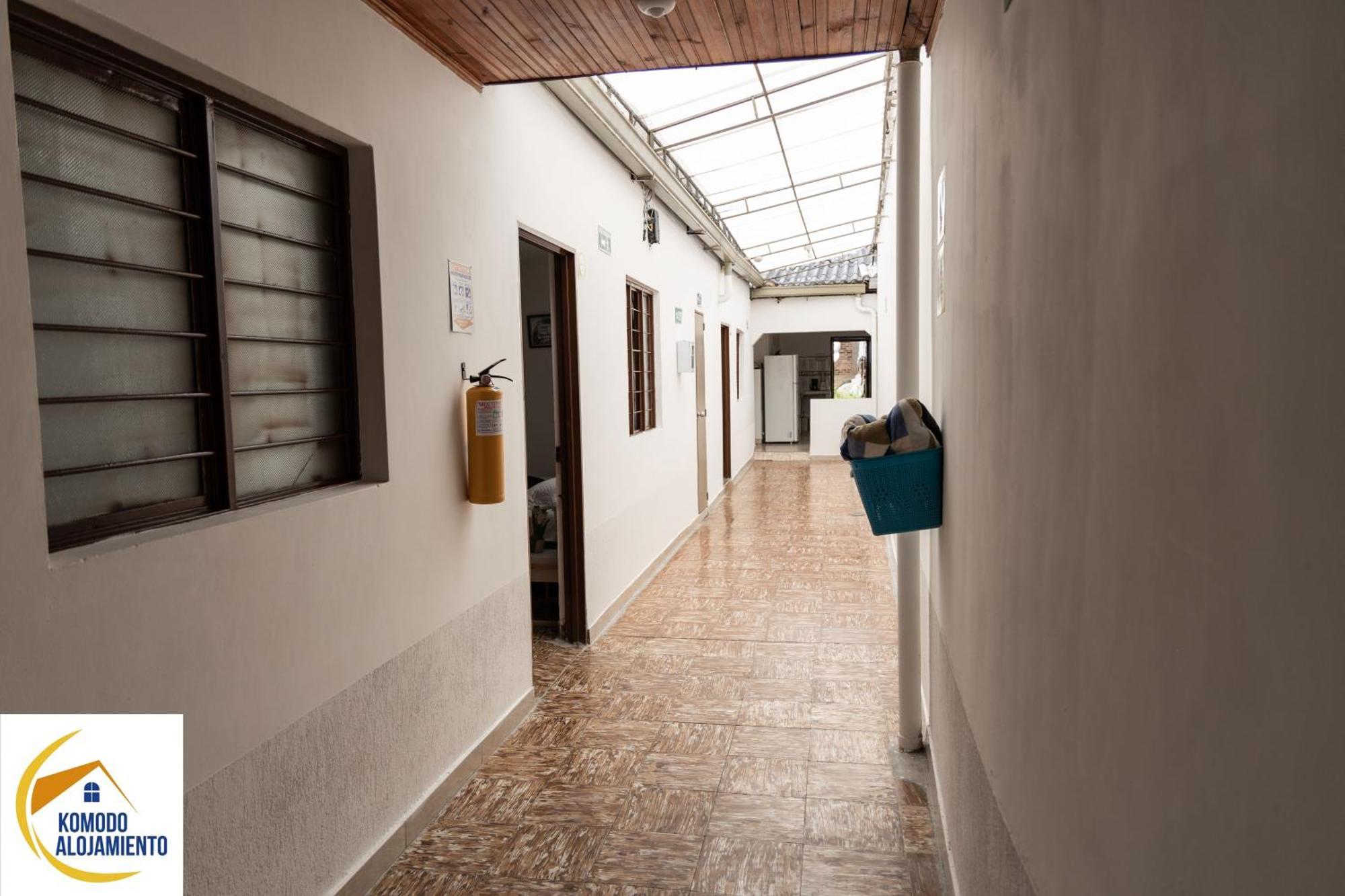 Komodo Alojamiento- Hostal Autoservicio, Ubicado Cerca Al Centro Historico - Bano Privado, Wifi , Cama 2X2 Y Agua Caliente Y Cocina Compartida Popayan Exterior foto