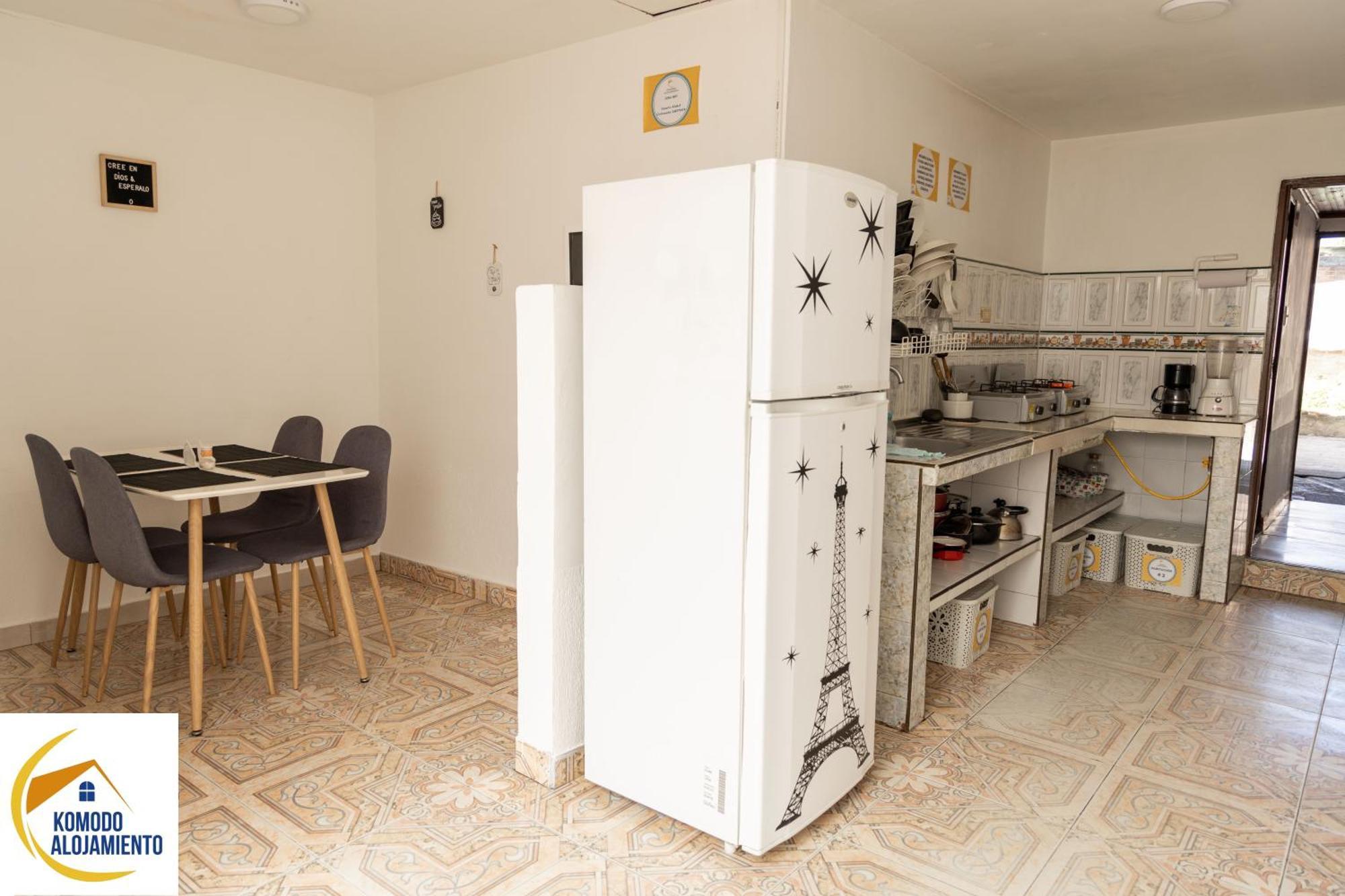 Komodo Alojamiento- Hostal Autoservicio, Ubicado Cerca Al Centro Historico - Bano Privado, Wifi , Cama 2X2 Y Agua Caliente Y Cocina Compartida Popayan Exterior foto