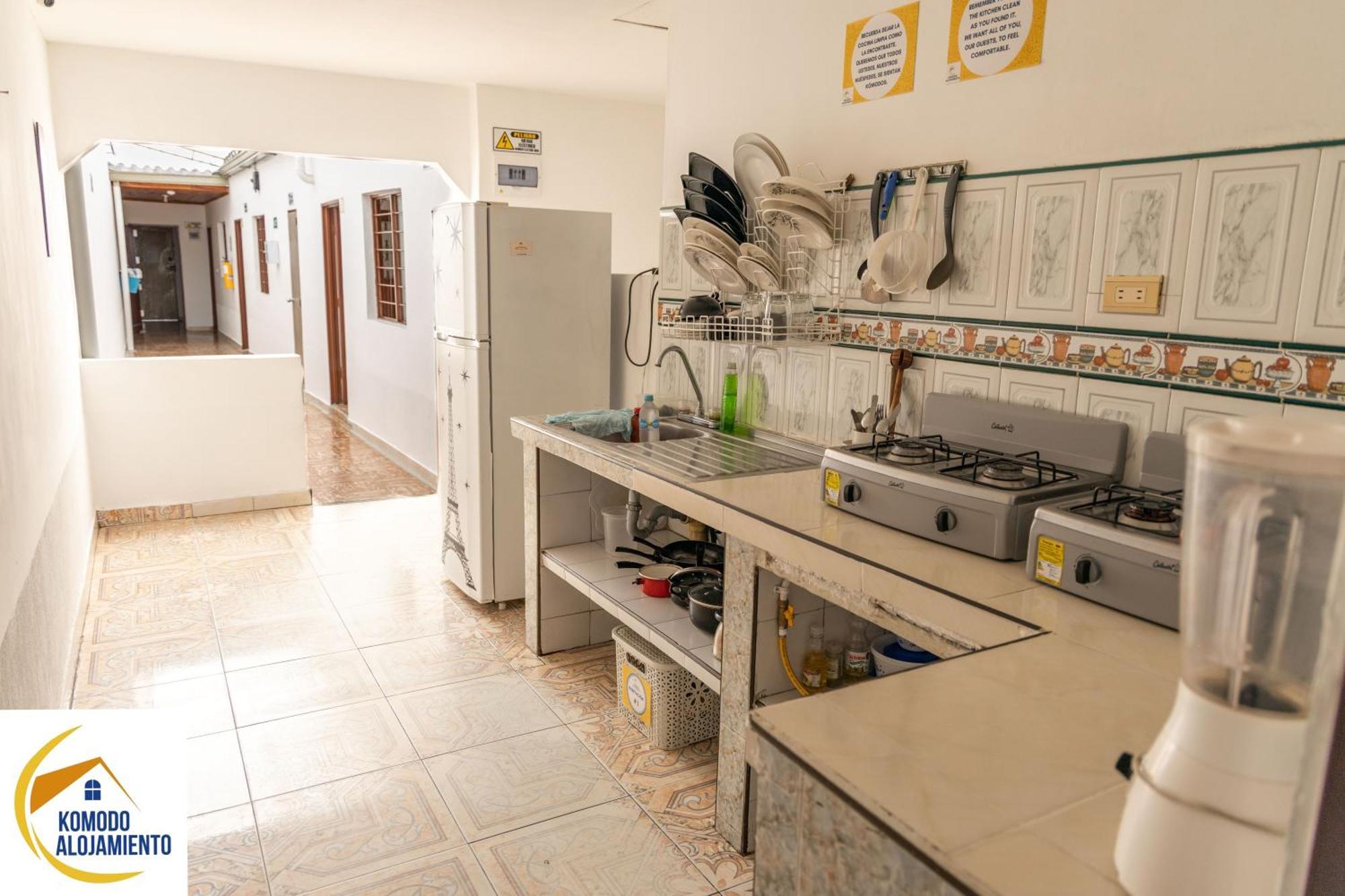 Komodo Alojamiento- Hostal Autoservicio, Ubicado Cerca Al Centro Historico - Bano Privado, Wifi , Cama 2X2 Y Agua Caliente Y Cocina Compartida Popayan Exterior foto