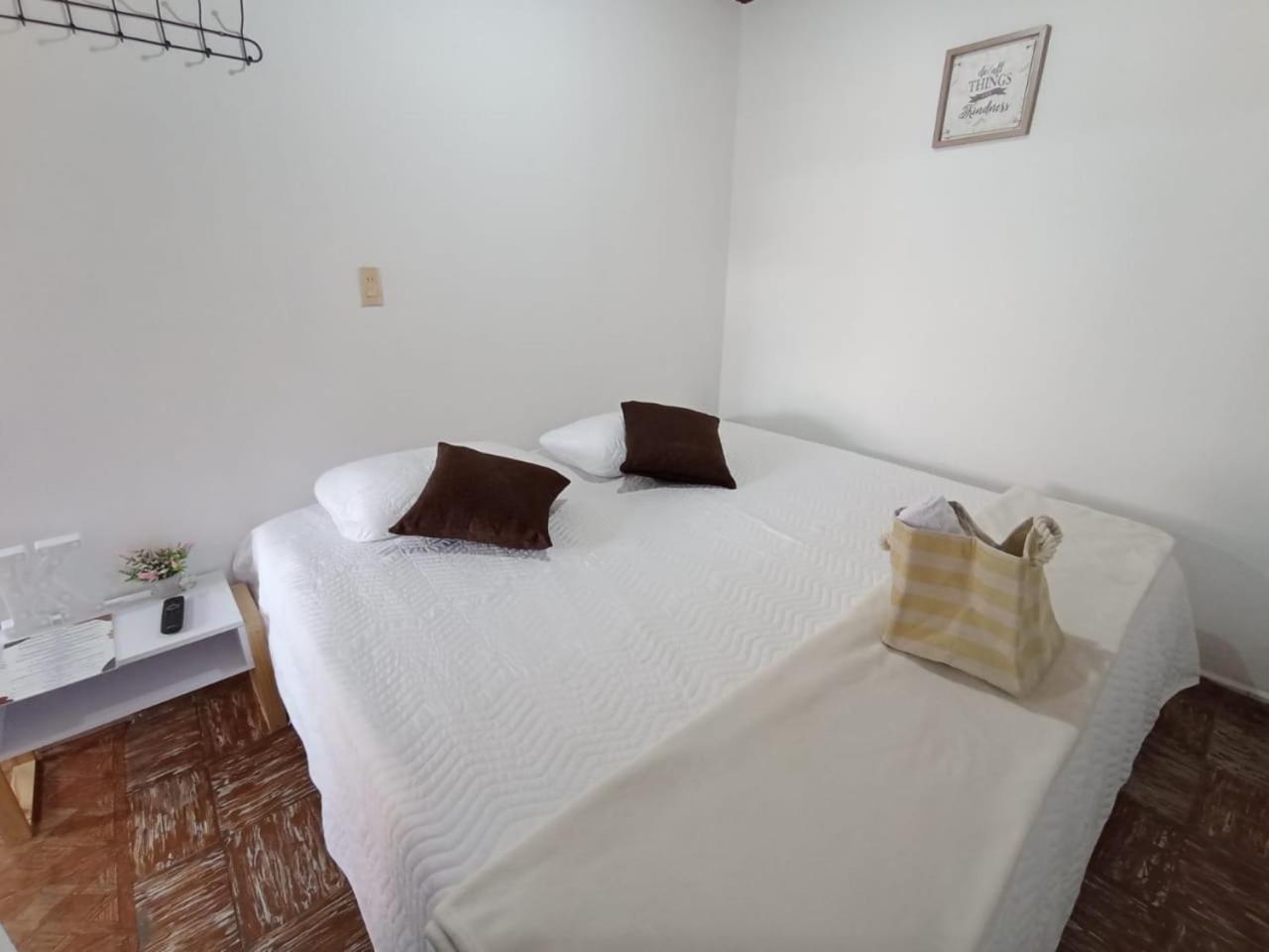 Komodo Alojamiento- Hostal Autoservicio - Ubicado Muy Cerca Al Centro Historico -Habitaciones Con Bano Privado, Wifi , Cama 2X2 Popayan Exterior foto